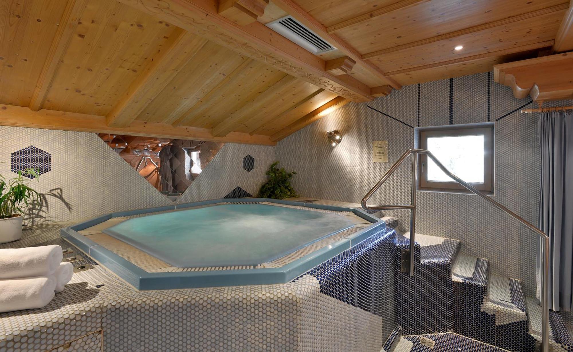 Almhof Hotel